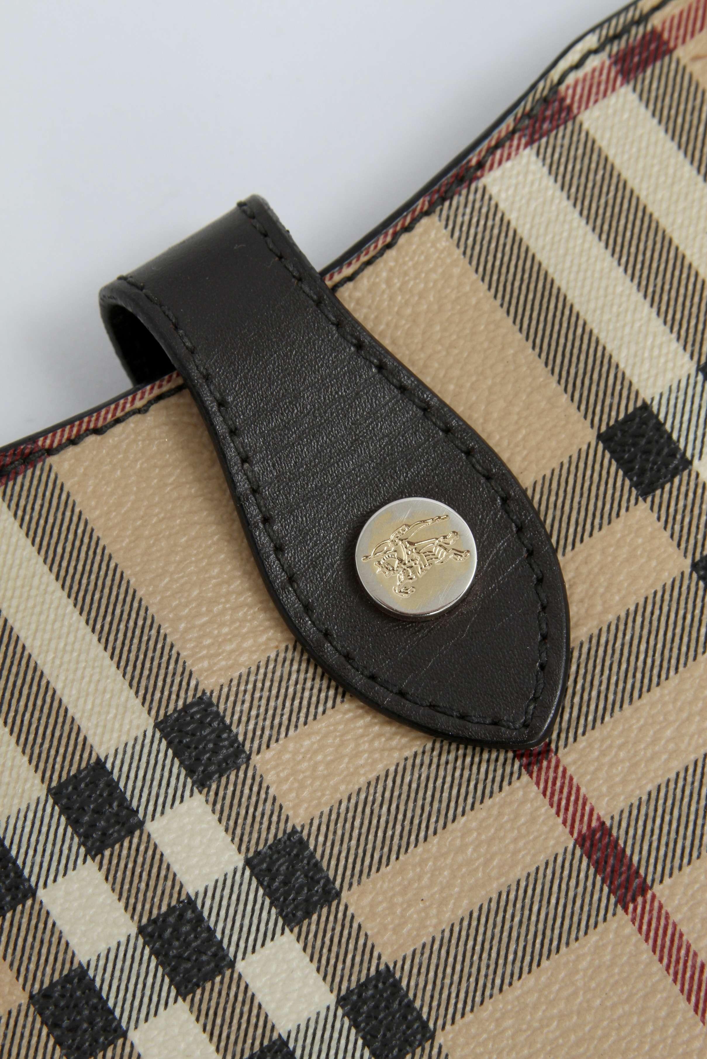 Burberry Case, фото 4