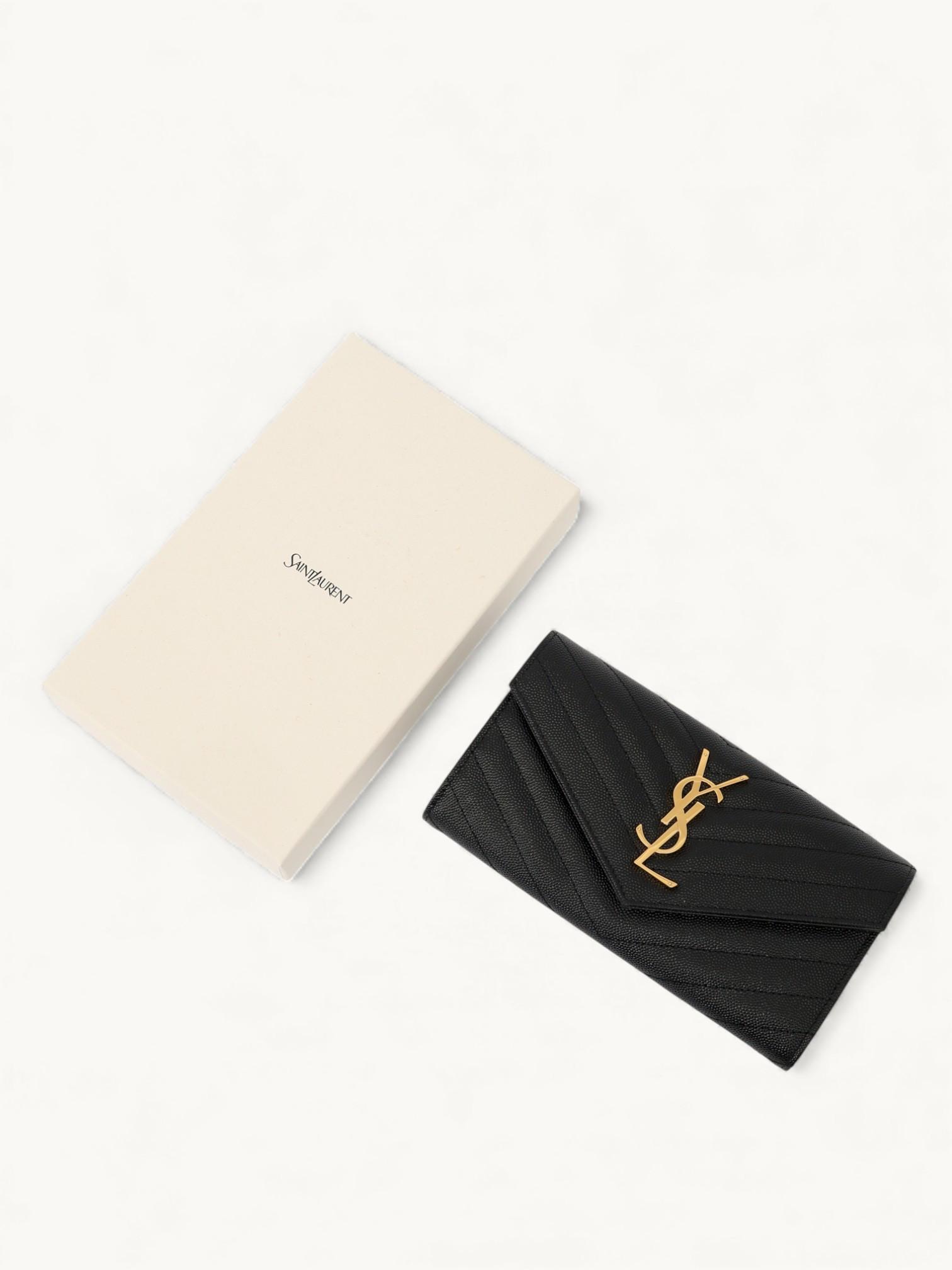 Saint Laurent  , фото 2