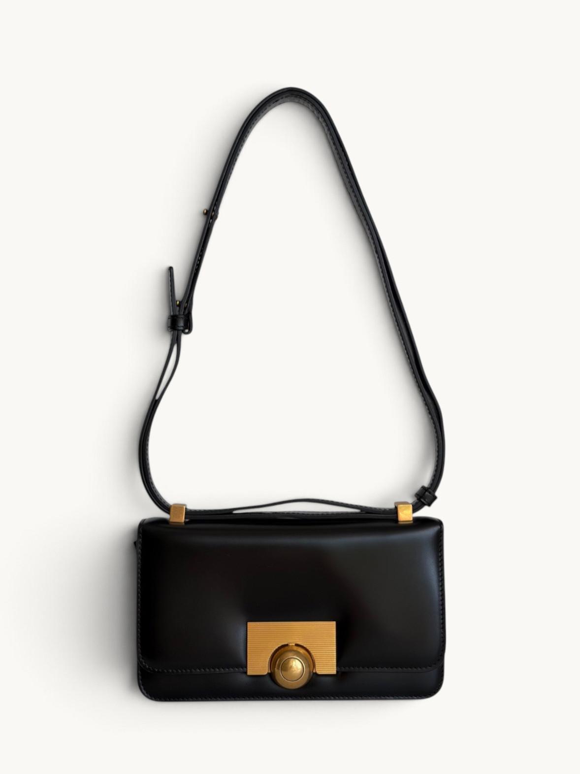 Bottega Veneta Classic , фото 1