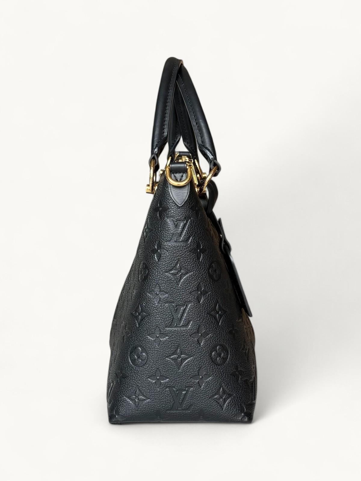Louis Vuitton V Tote , фото 4