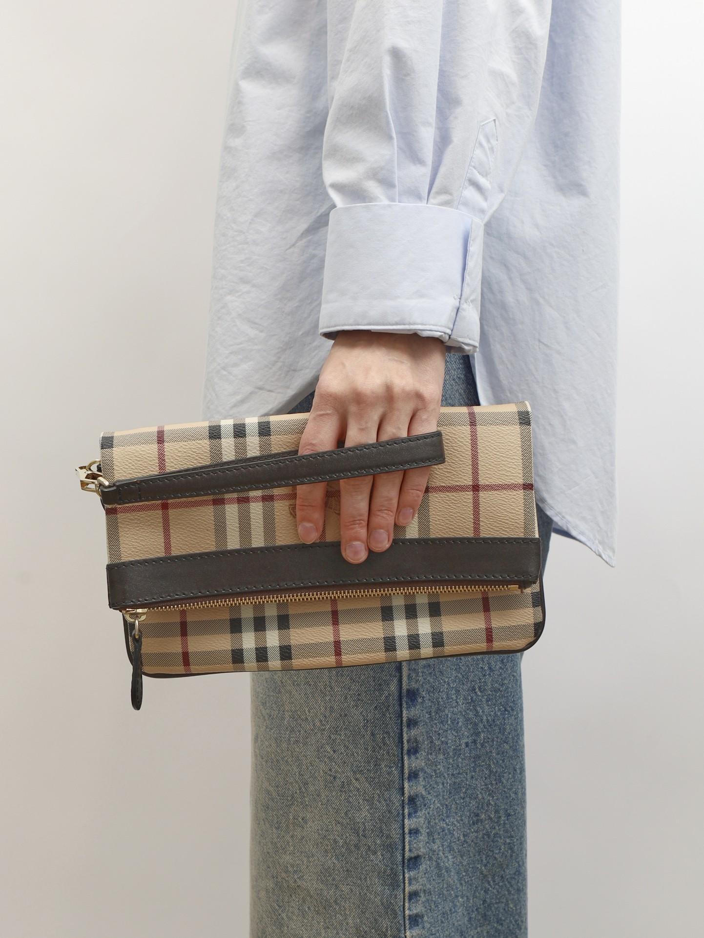 Burberry Case , фото 2