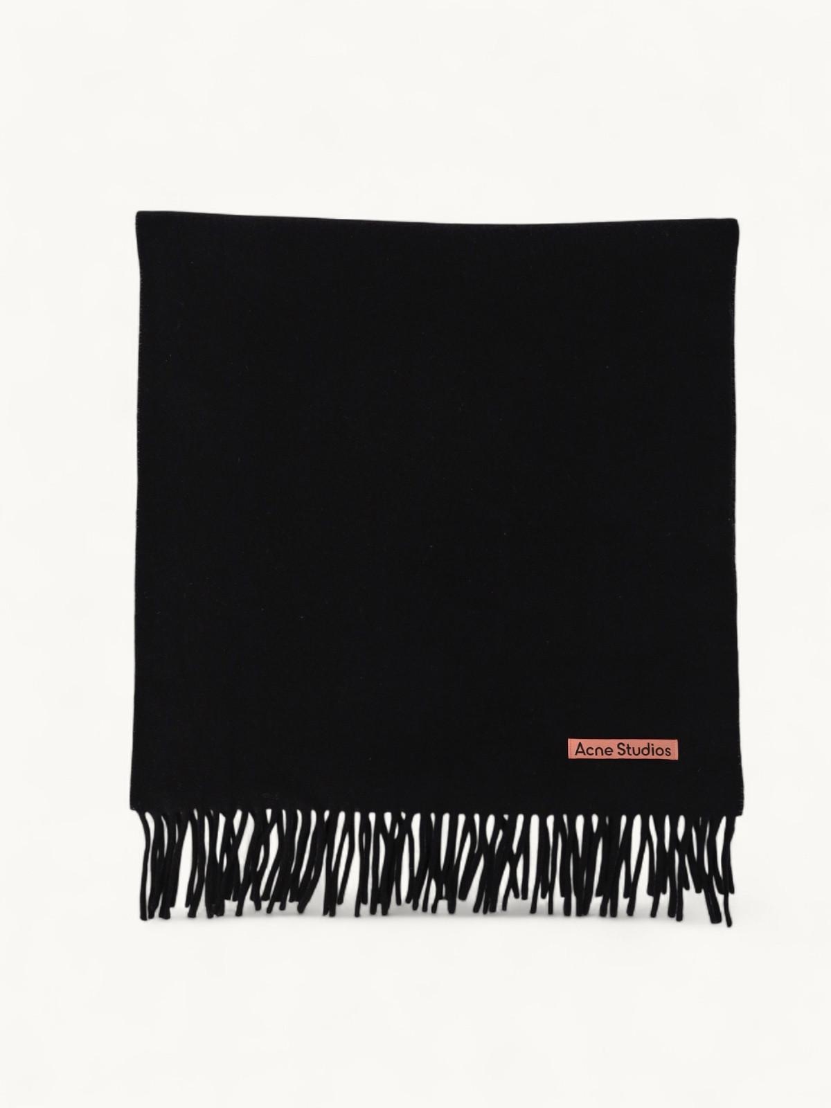 Acne Studios  , фото 1
