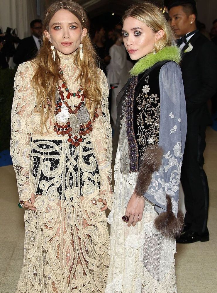 Mary-Kate and Ashley Olsen at MET Gala in New York 05/01/2017
