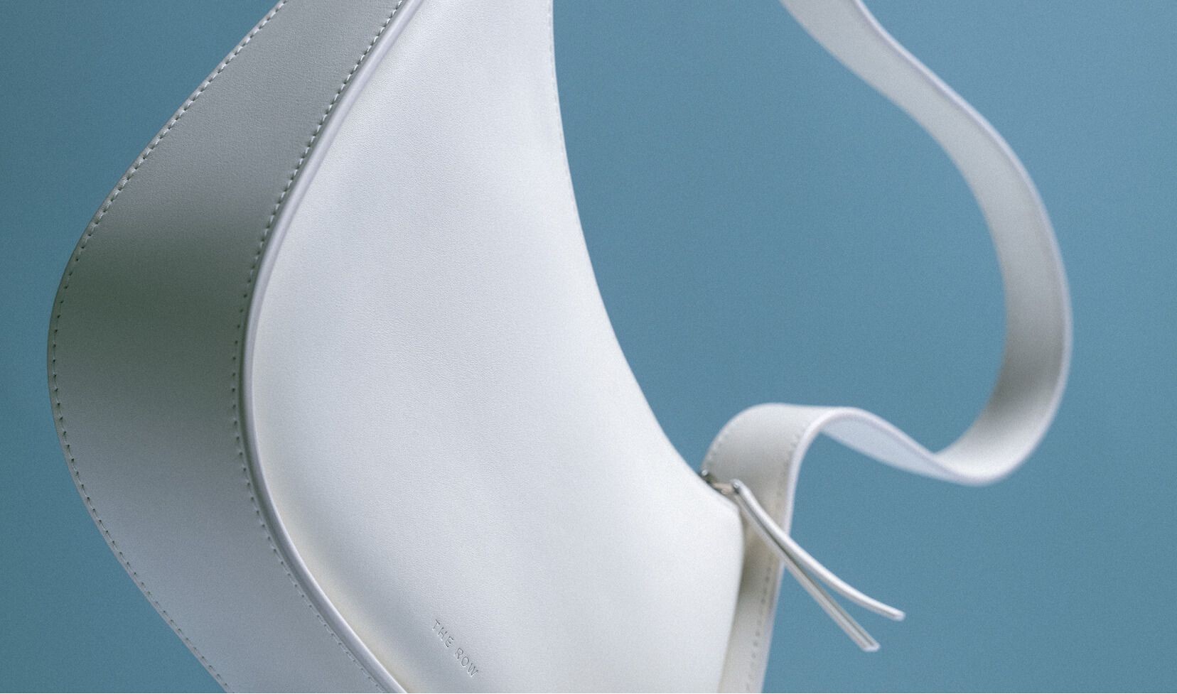 Двое: я и моя The Row. Почему обсуждают бренд сестер Олсен?