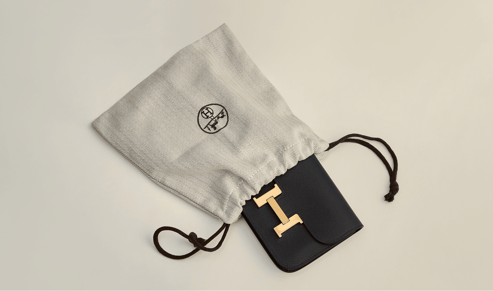 Правила ежедневного ухода за кожаной сумкой