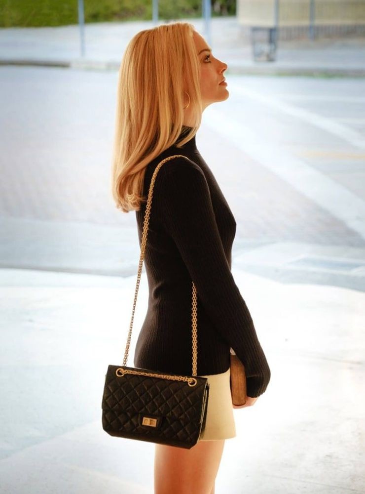 Марго Робби в роли Шэрон Тейт в фильме «Однажды в Голливуде»