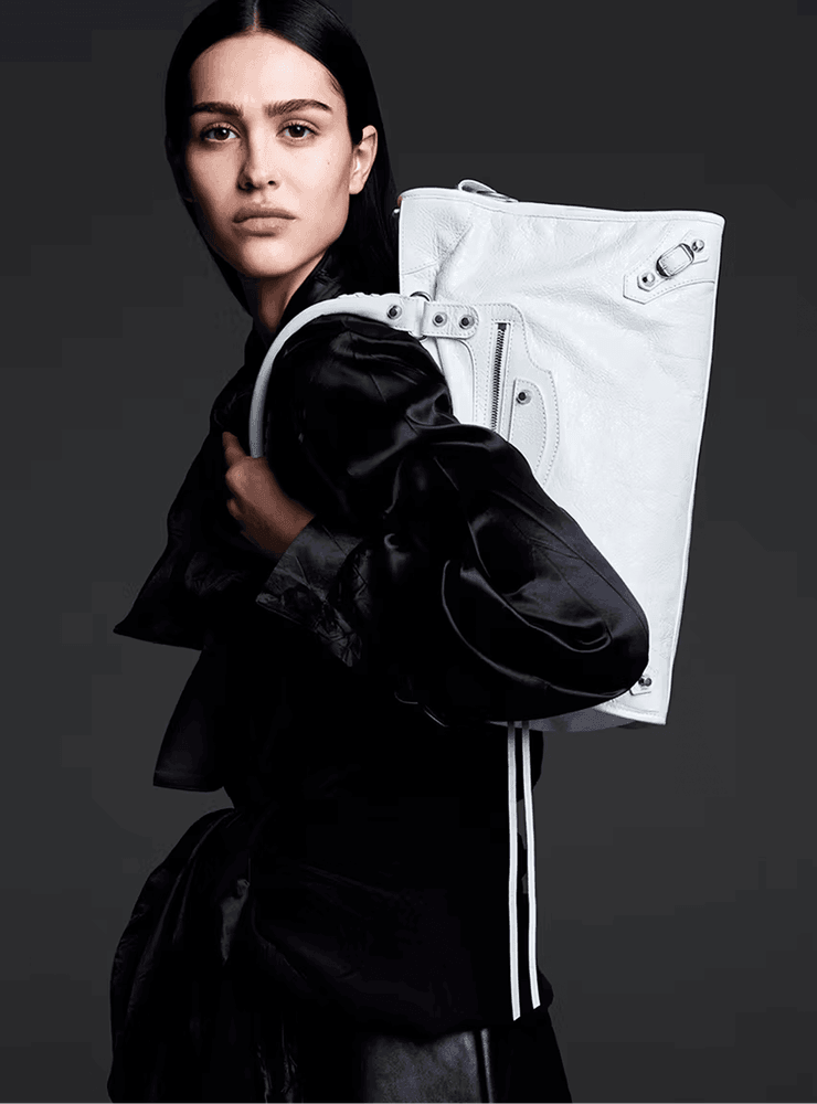 Фото: Марио Сорренти для Balenciaga