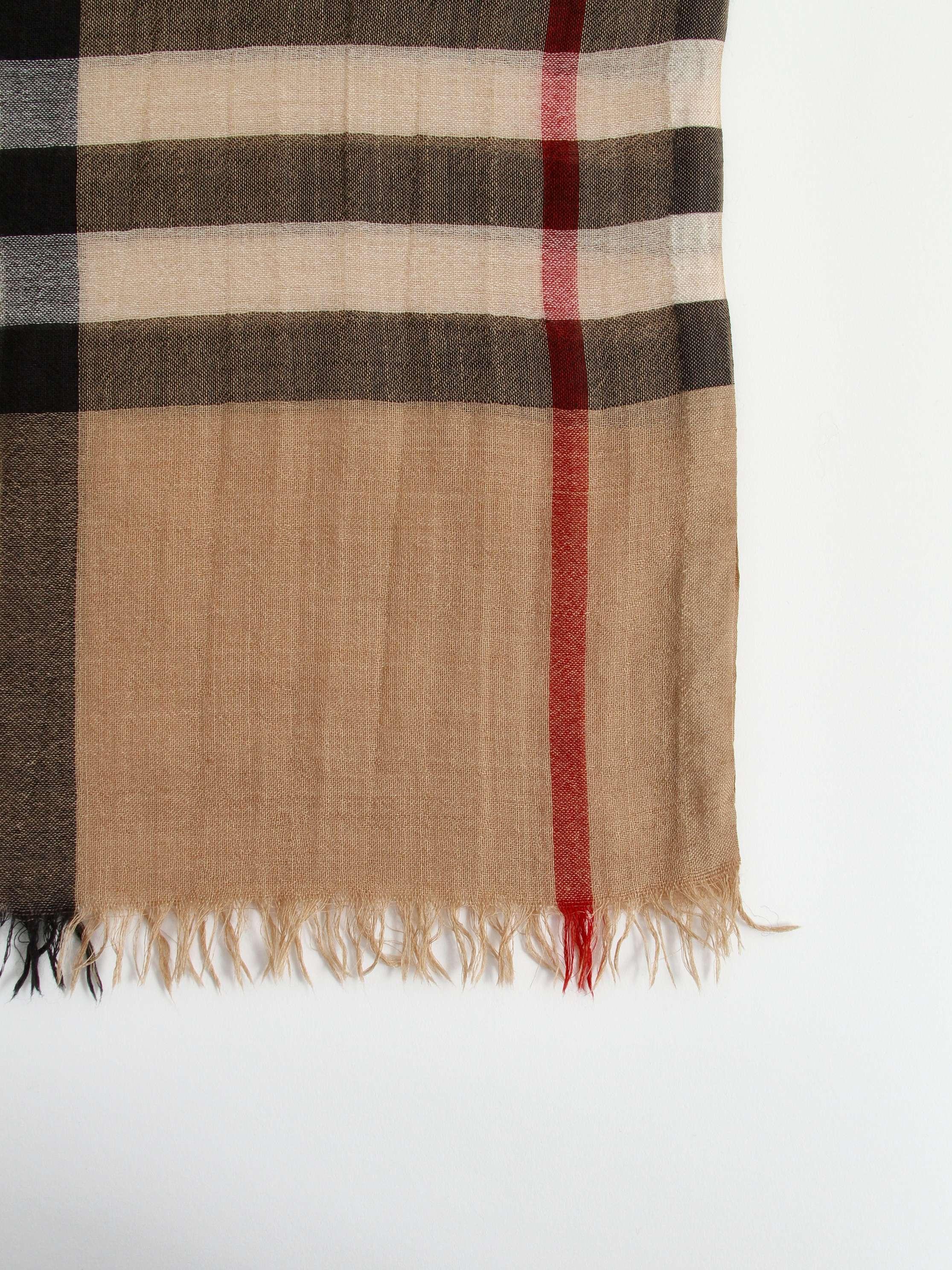 Burberry Scarf, фото 1