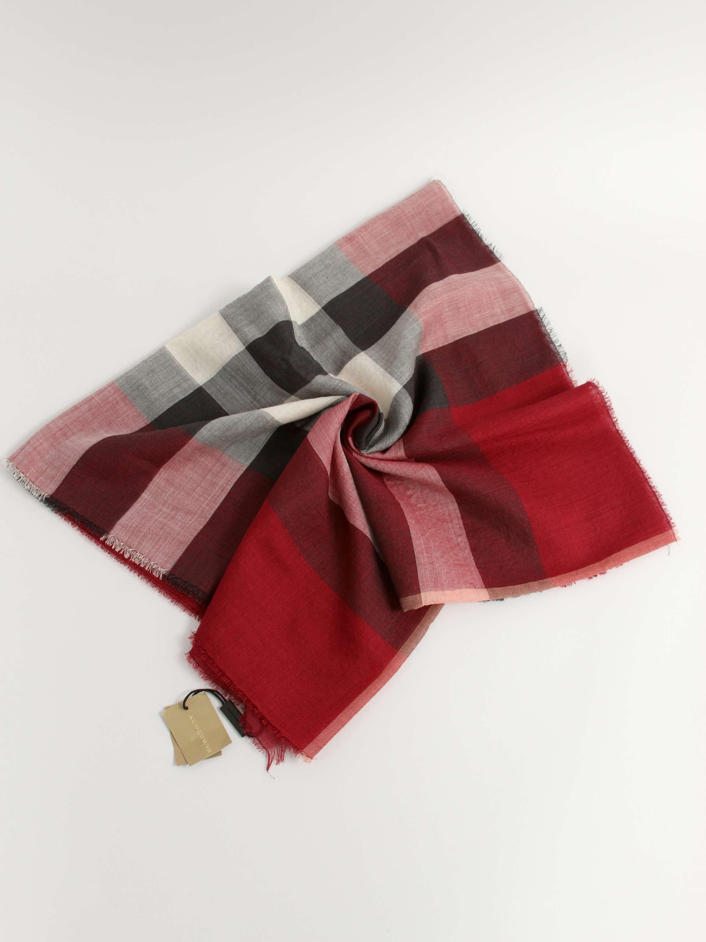 Burberry Scarf, фото 1