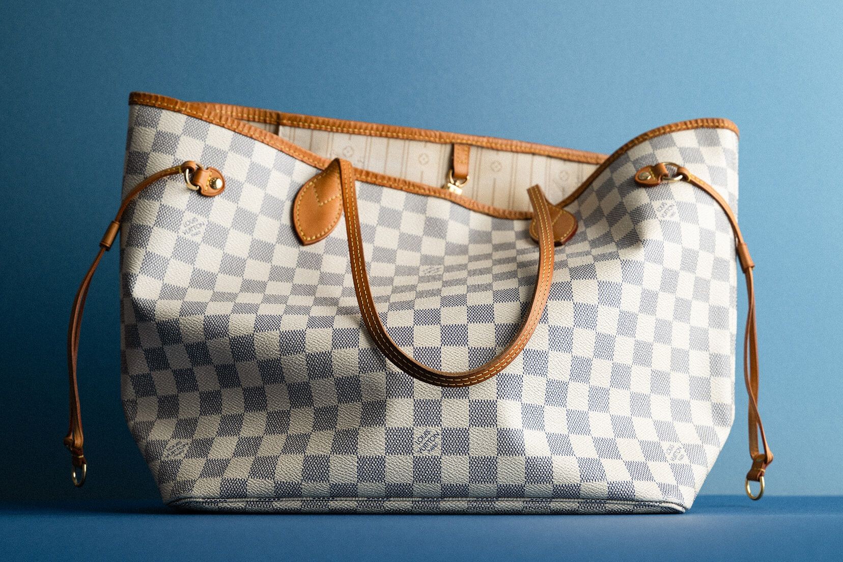 Louis Vuitton Neverfull и Onthego