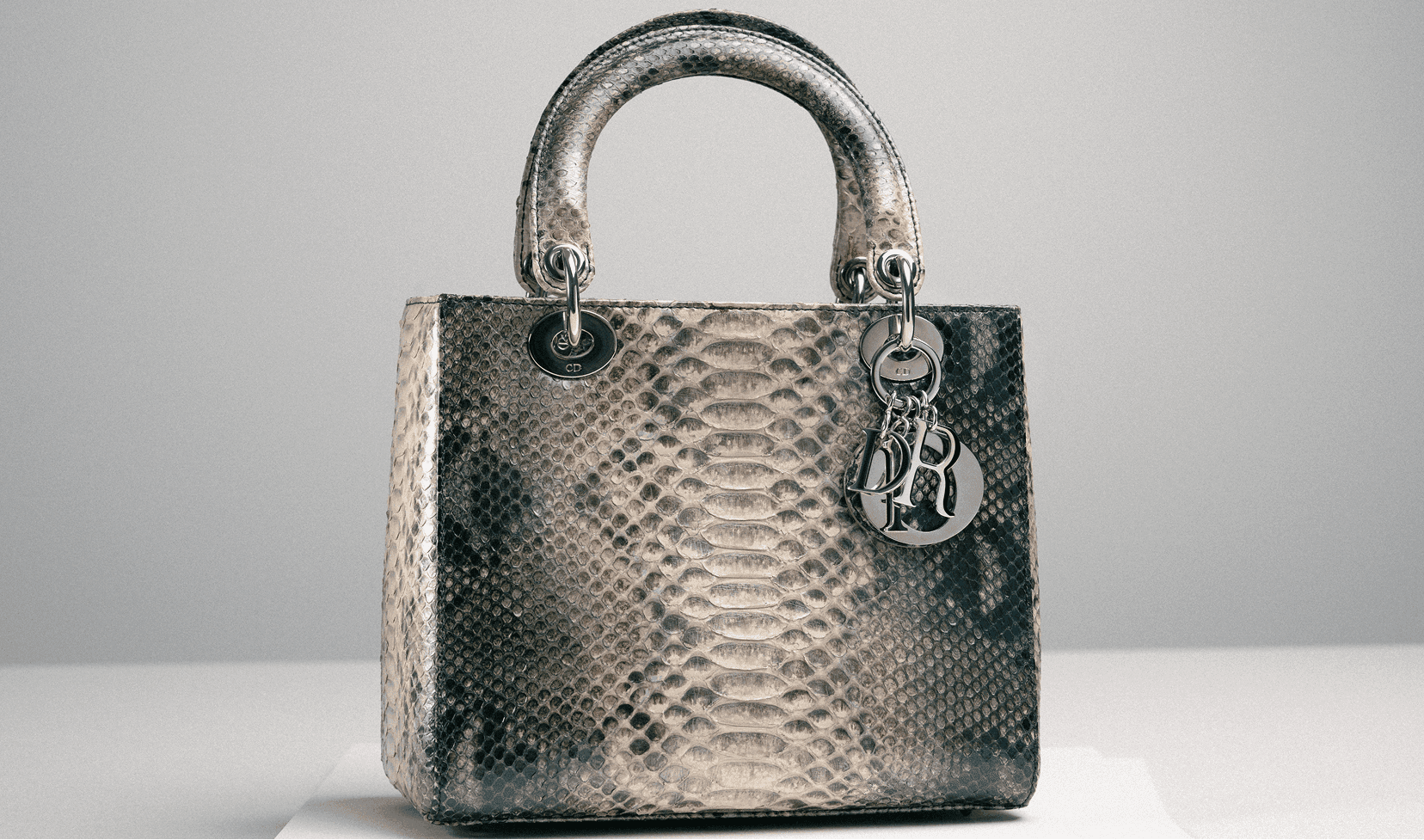 От Christian Dior до DIOR. История культового дома и его сумок