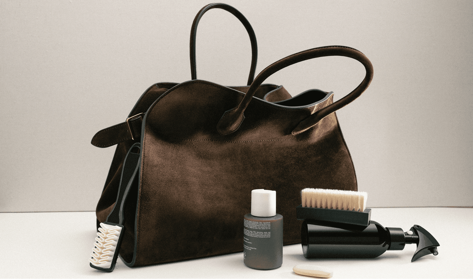 Как ухаживать за замшей? В первую очередь — с любовью