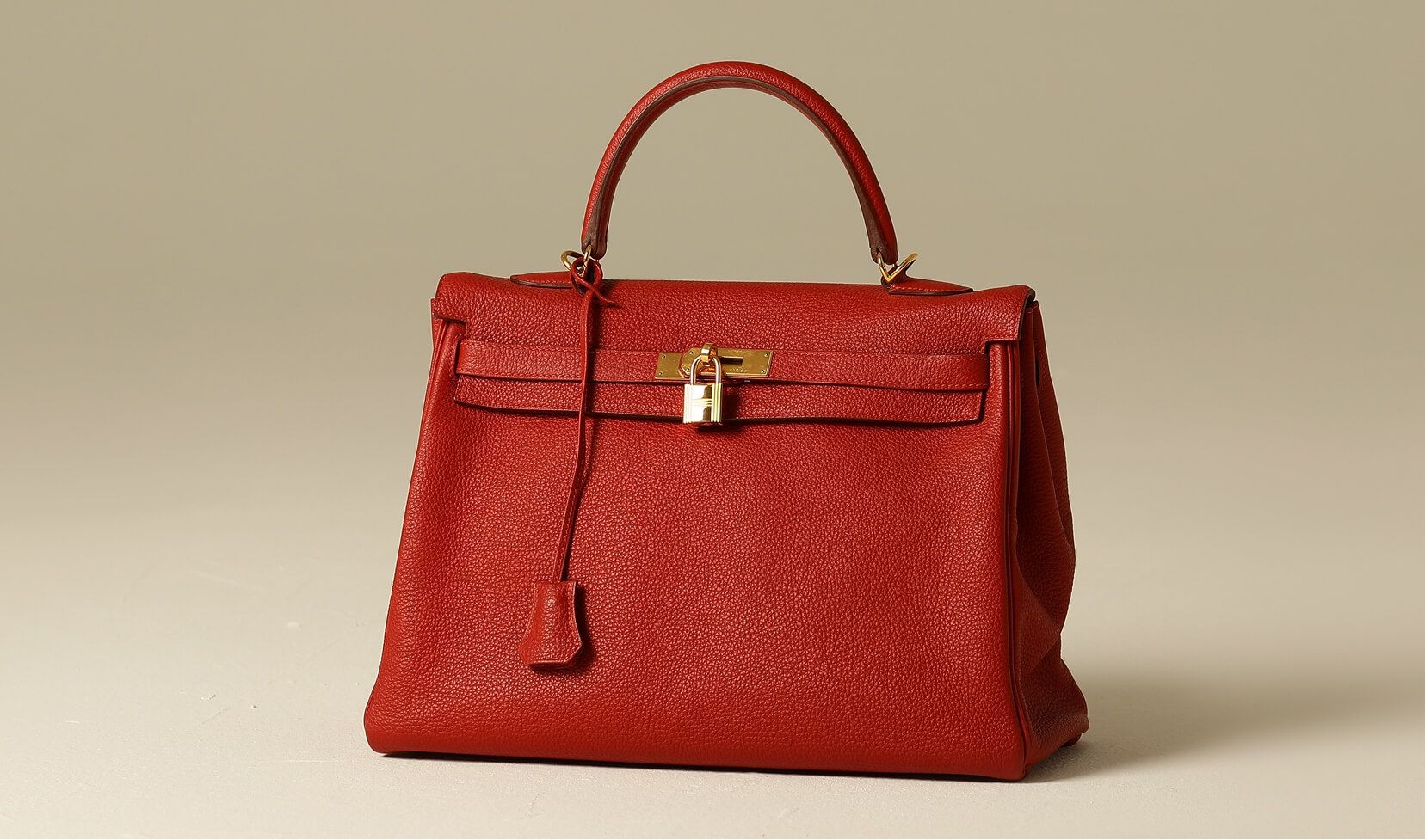 Какие бренды «с историей» покупать выгодно?