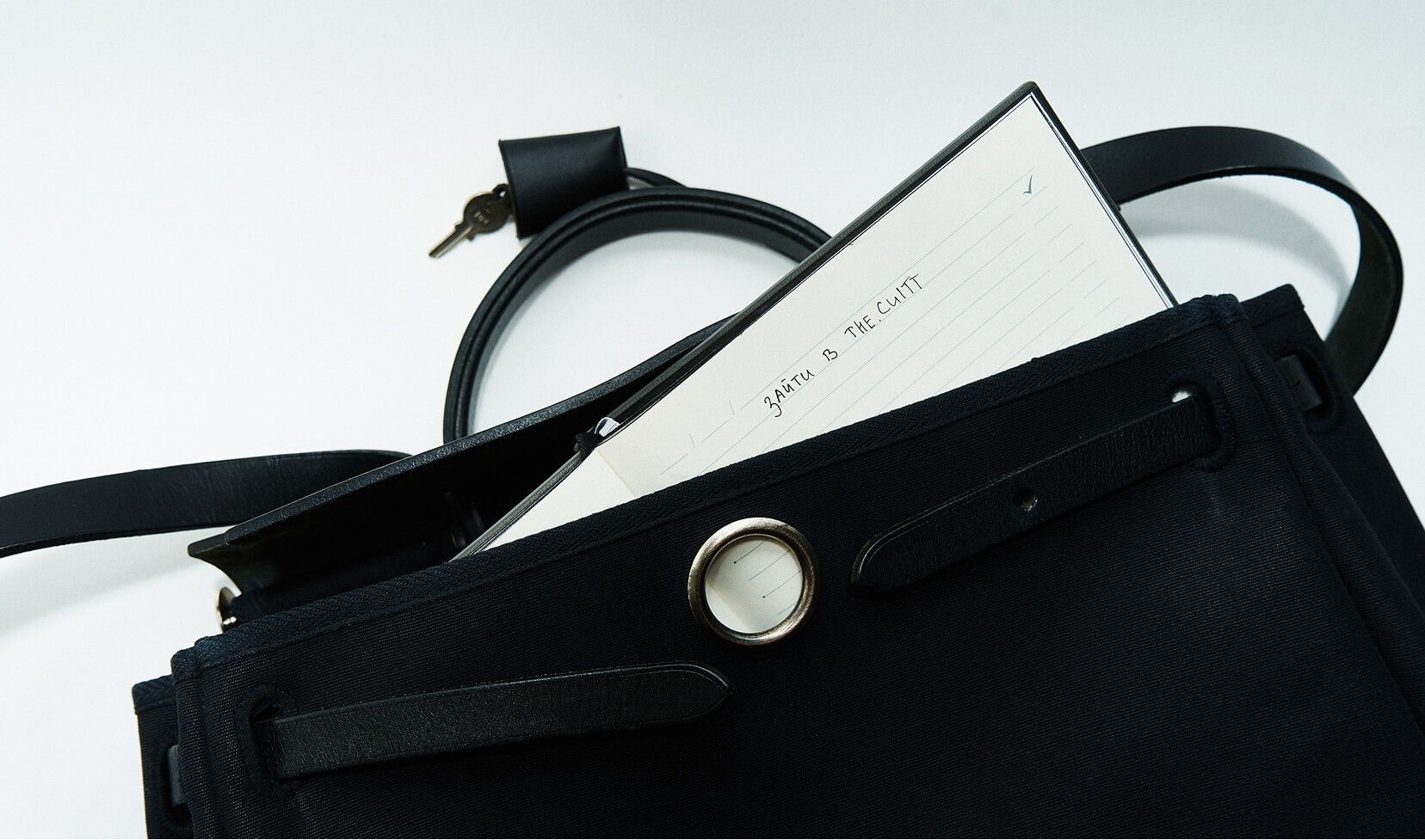 Где выгоднее покупать архивные коллекции, а где – новые?